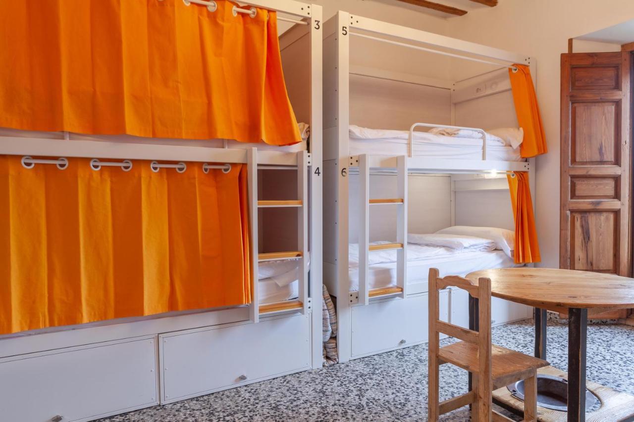 Hostel El De *