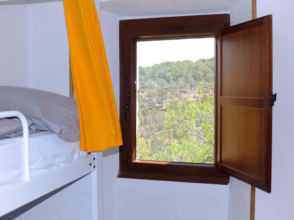 Hostal El De *